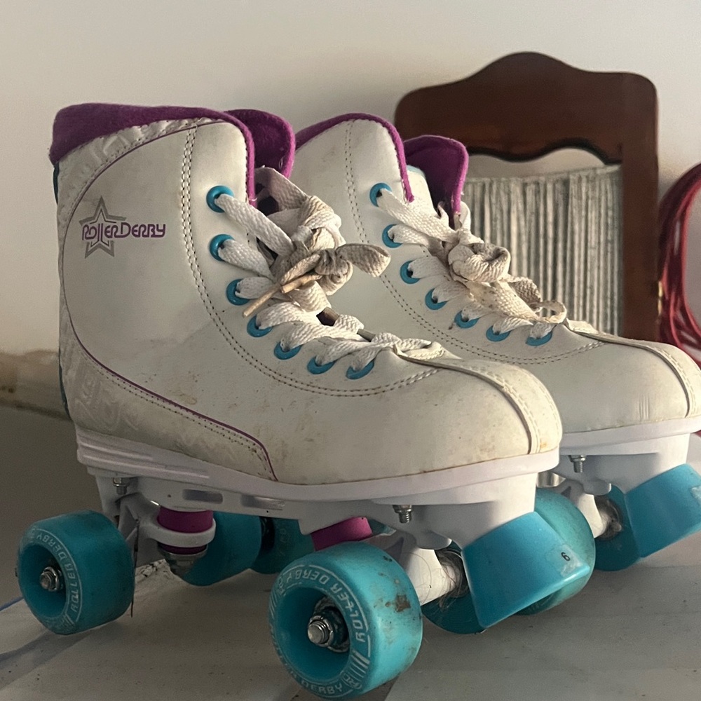 Roller Derby White and Blue Women's Roller Skates